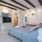 Apartment & Room Korta Vilea
